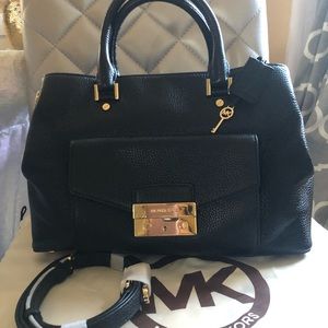 Michael kors satchel